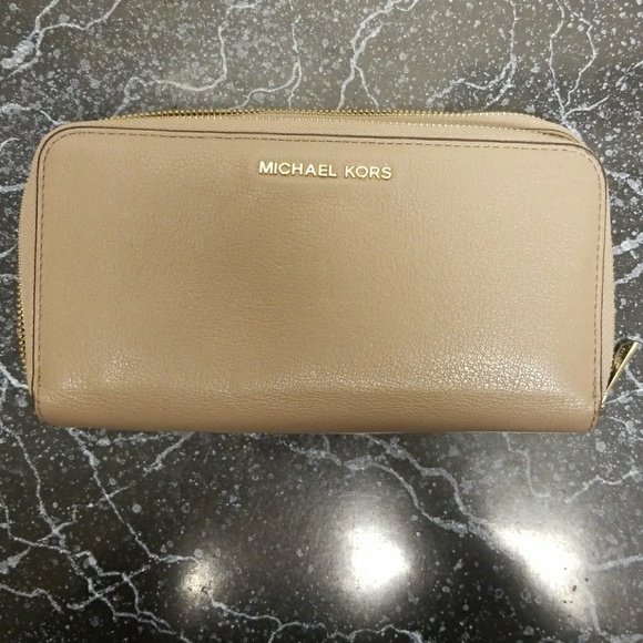 Michael Kors Handbags - Michael kors adele wallet in dune leather